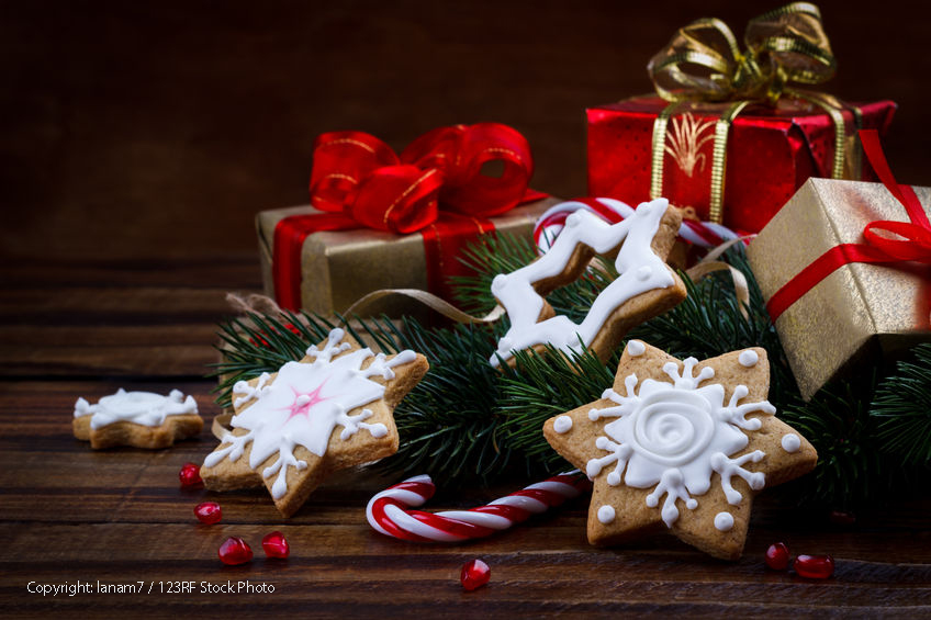 63706371 - christmas decoration composition with cookies gift box and pomegranate seeds